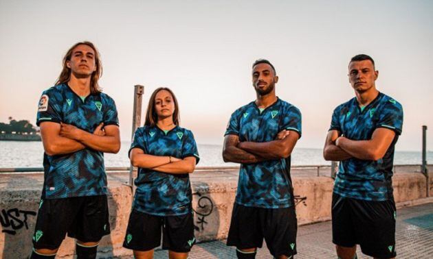 Las segunda equipación del Cädiz CF para esta temporada