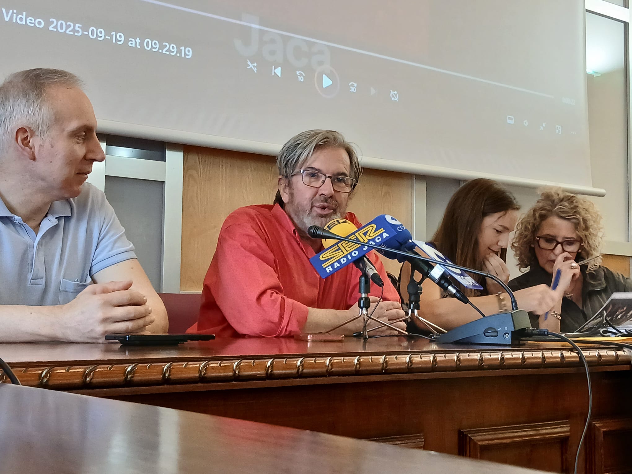 El actor Toño L´Hotellerie coordina y escribe las representaciones teatrales