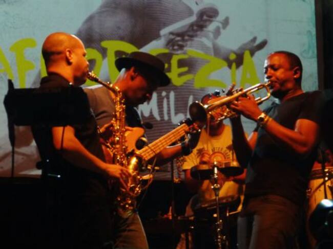 El viento y las cuerdas, siempre combinándose durante la actuación.