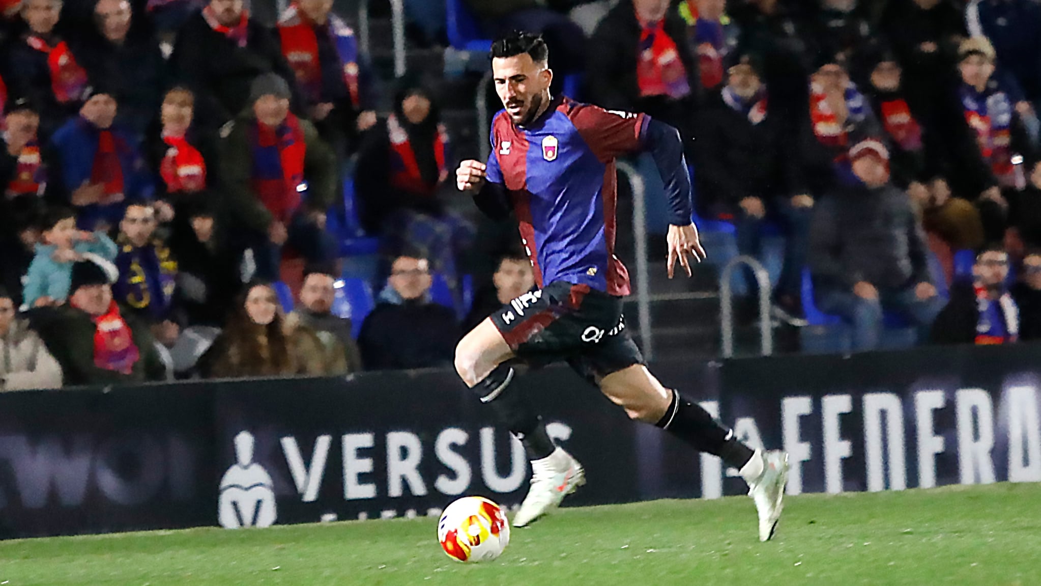 El Eldense defiende el liderato en Sevilla