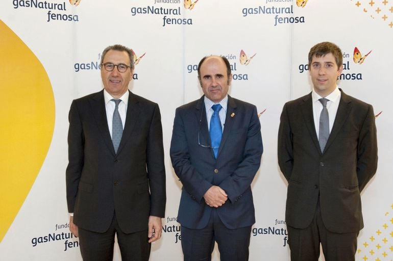 Manu Ayerdi, vicepresidente y consejero de Desarrollo Económico del Gobierno Foral de Navarra, Martí Solà, director general de la Fundación Gas Natural Fenosa, y Miquel Andreu, director de Gas Navarra.