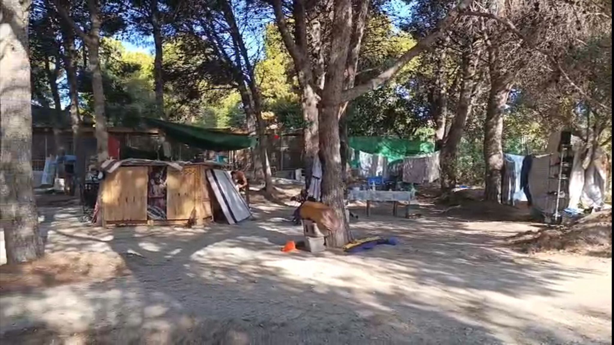 Campamento chabolista en el barrio Juan Pablo II de Alicante