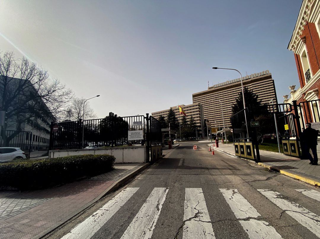 Zona exterior del Hospital Central de la Defensa Gómez Ulla ubicado en el distrito de Carabanchel