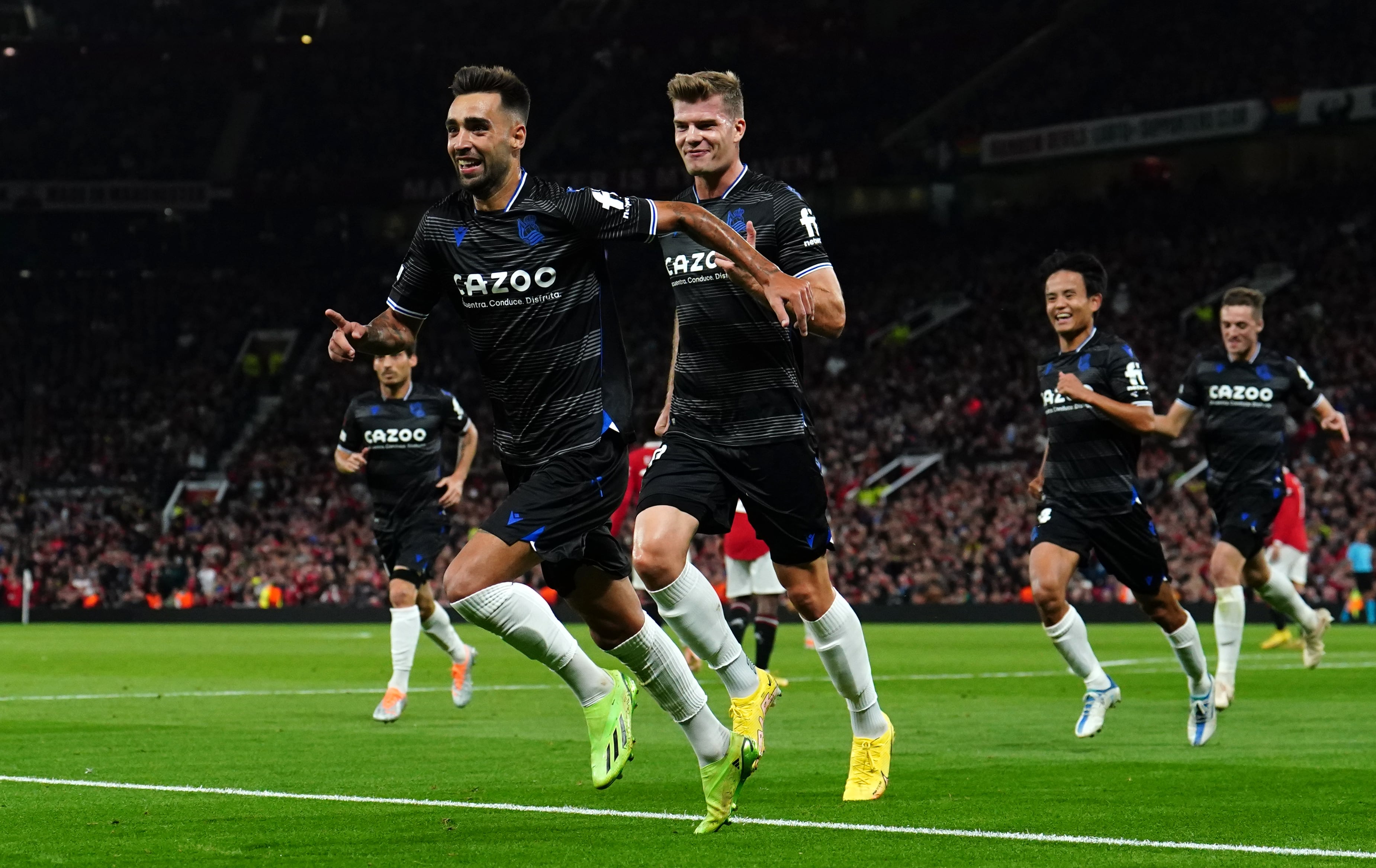 Brais Mendez celebra su gol contra el Manchester United