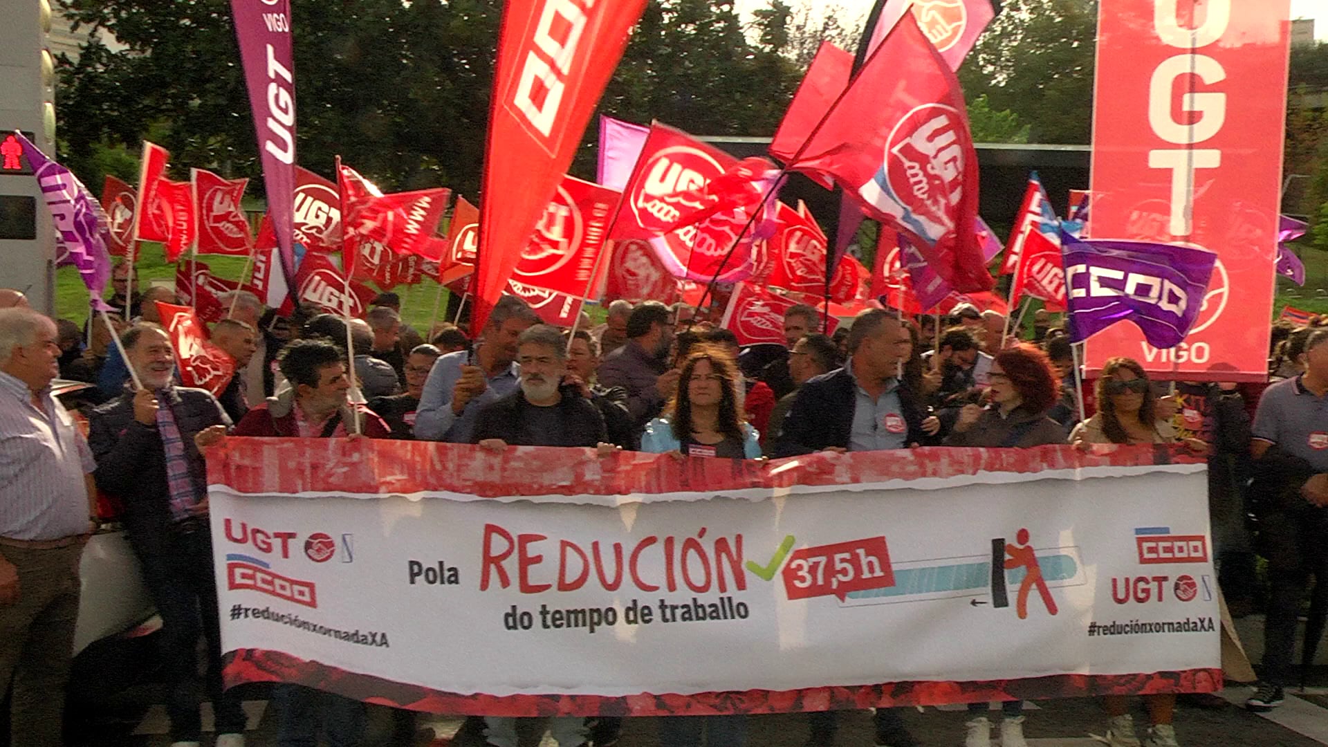 Concentración UGT y CCOO Vigo  por la reducción de la jornada laboral