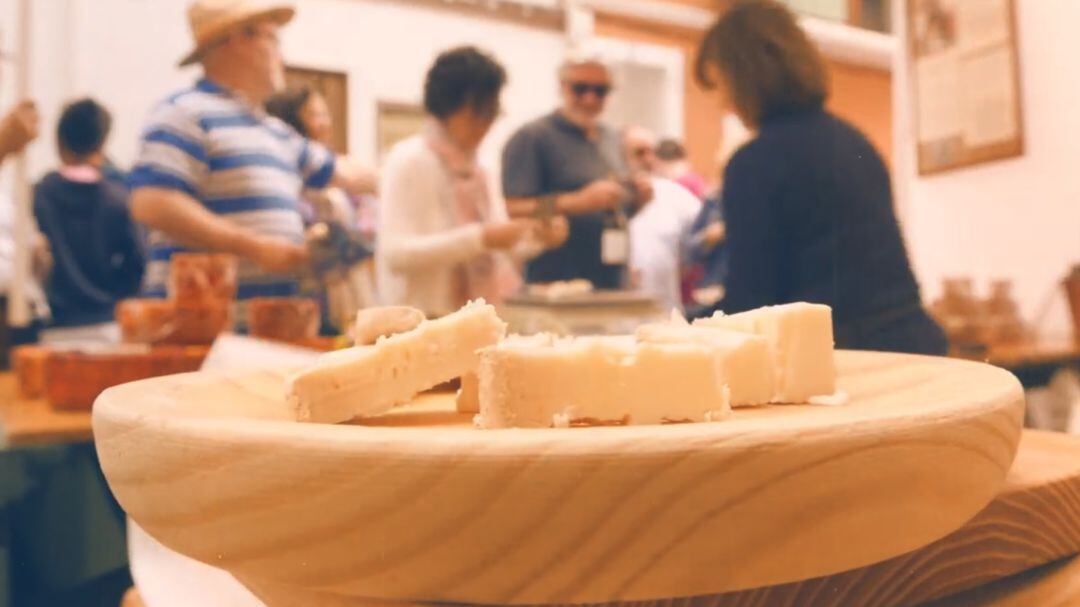 Más de 8.000 personas acudieron a la III edición de la Feria del Queso Artesano de Montanejos