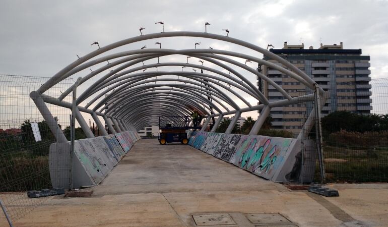 Obras en la Pasarela del Cuc de Llum en Valencia