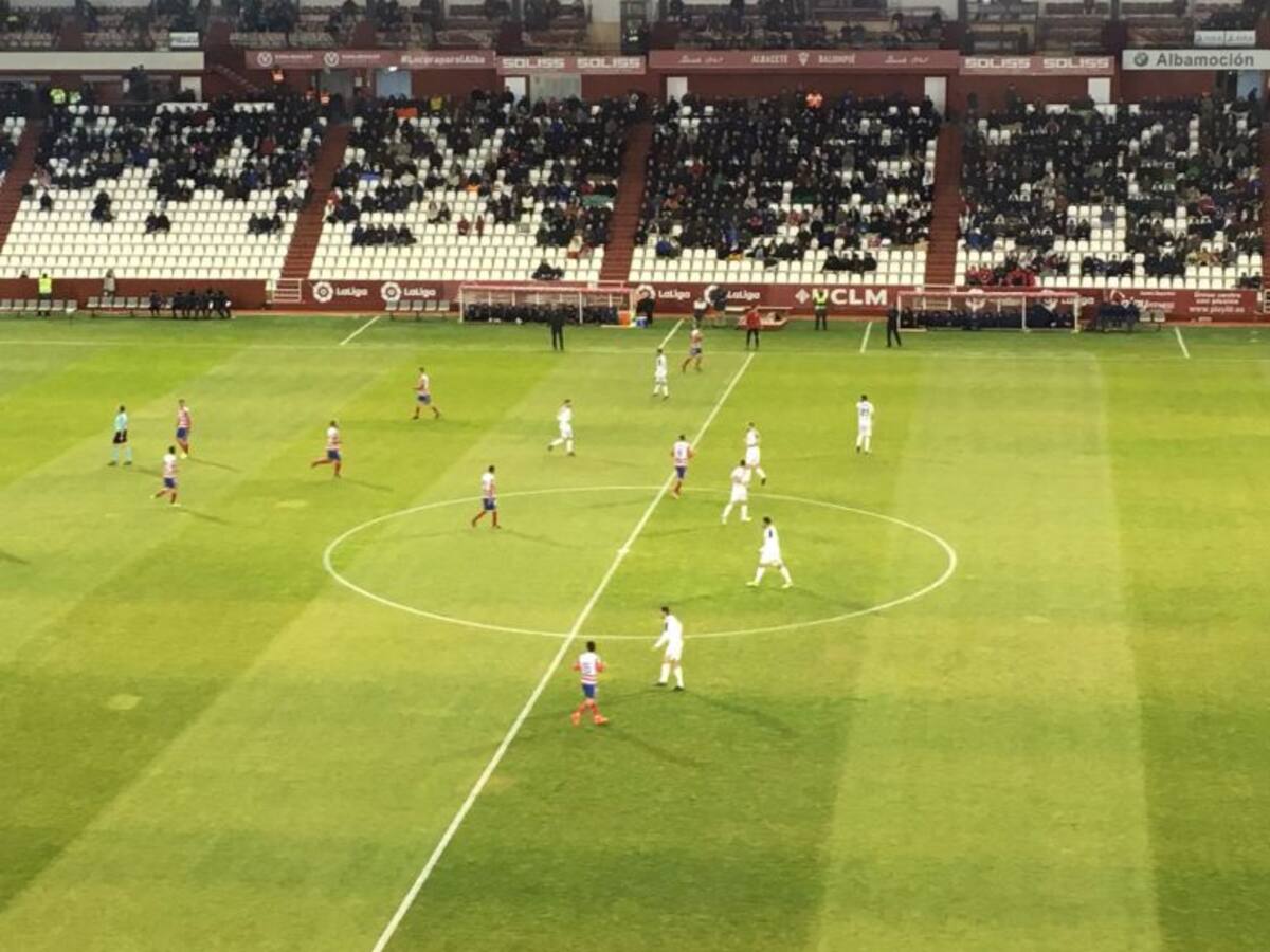 El Albacete gana al Granada y se aleja del descenso