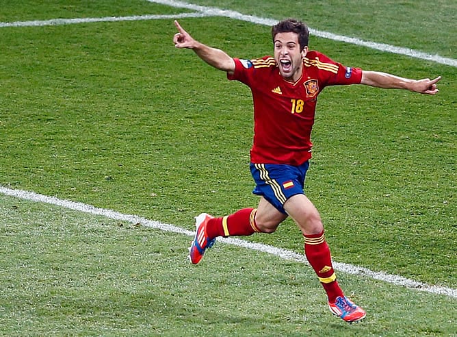 Jordi Alba, autor del segundo de España, celebra con entusiasmo un gol que da tranquilidad a los de Del Bosque