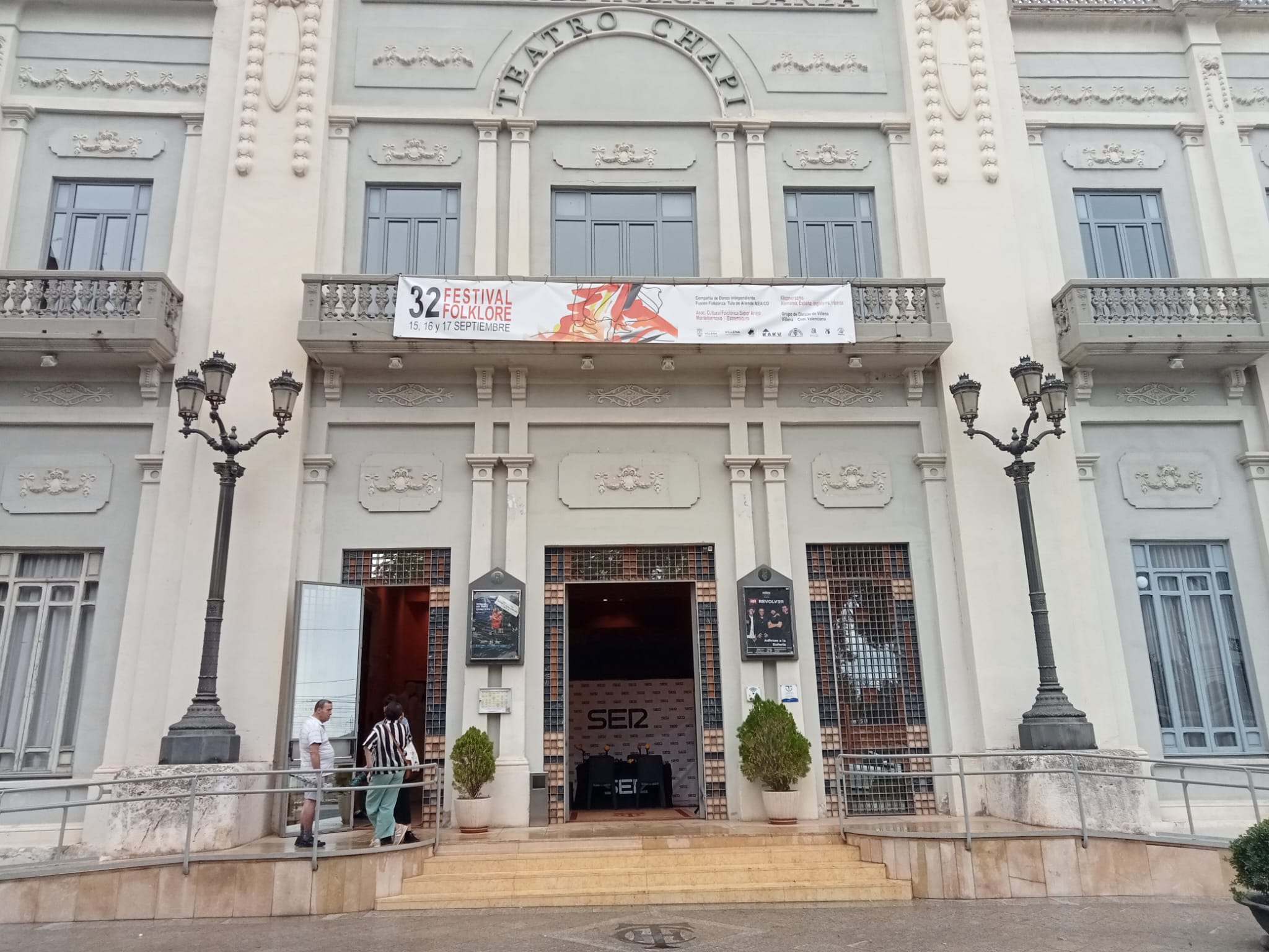 Edificio del teatro Chapí y el Conservatorio