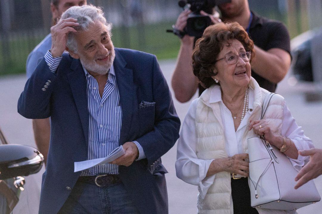 Plácido Domingo con su mujer Marta el pasado 27 de agosto en Hungría.