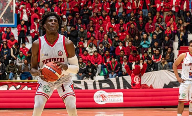 Amadi Ikpeze en Bolivia