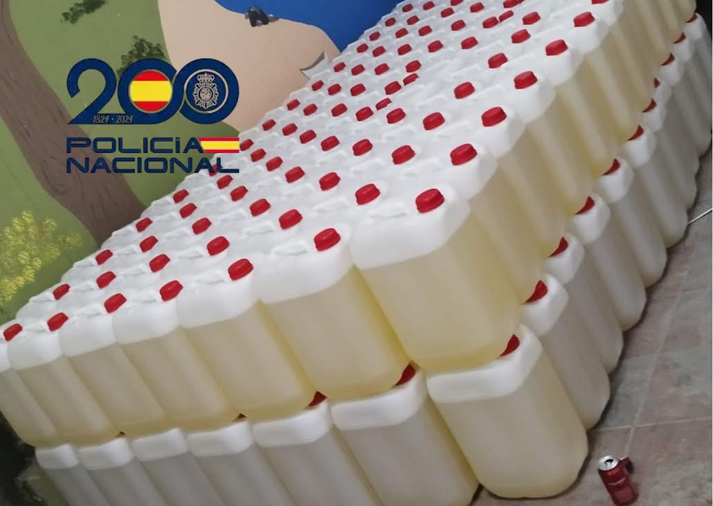 Bidones de gasolina intervenidos en los operativos de Sanlúcar y Chipiona