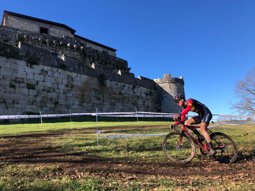 XII Ciclocross Castelo de Maceda 2019. Gran éxito en la organización y participación del Academia Postal