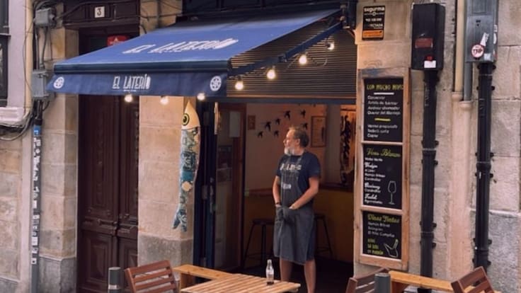 'El Laterío', en Bilbao La Vieja, agradece a un vecino haber evitado un robo de madrugada