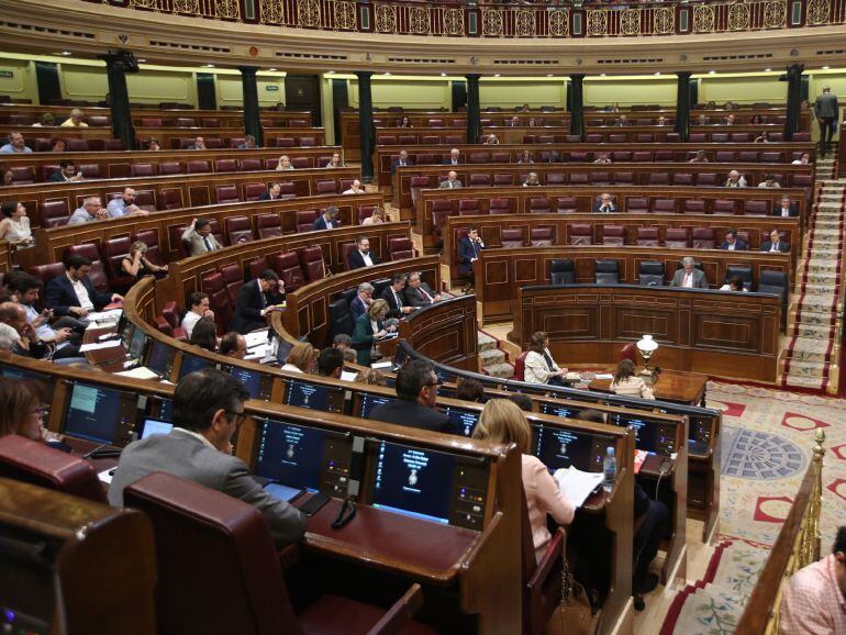 Diputados en el hemiciclo