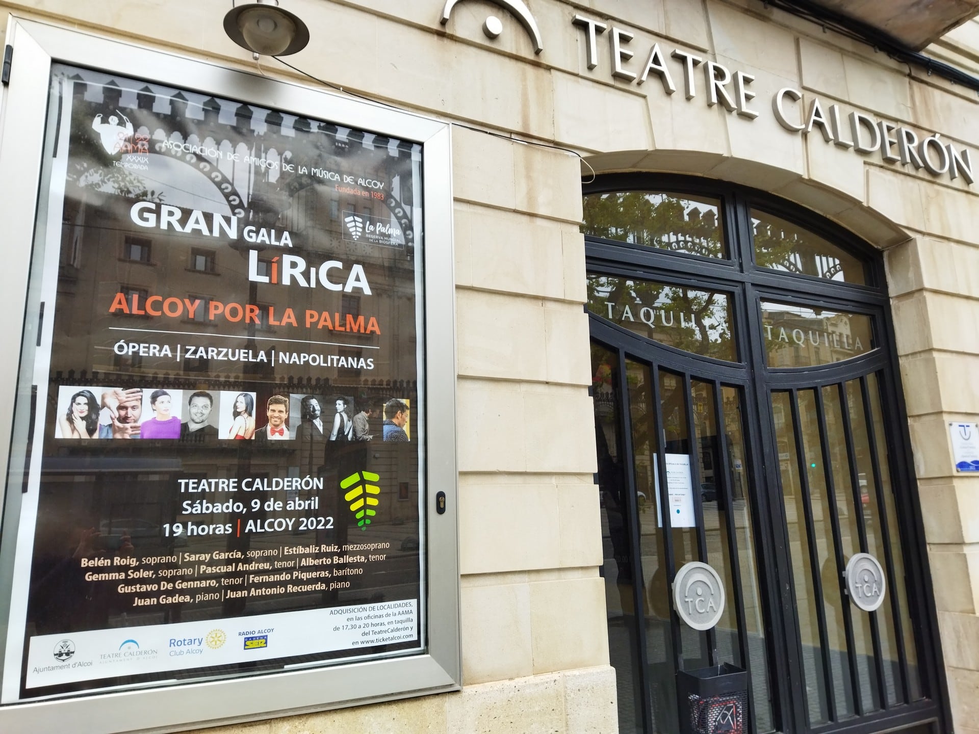 El Teatre Calderón de Alcoy acogerá este sábado la gran gala lírica benéfica Alcoy por La Palma.