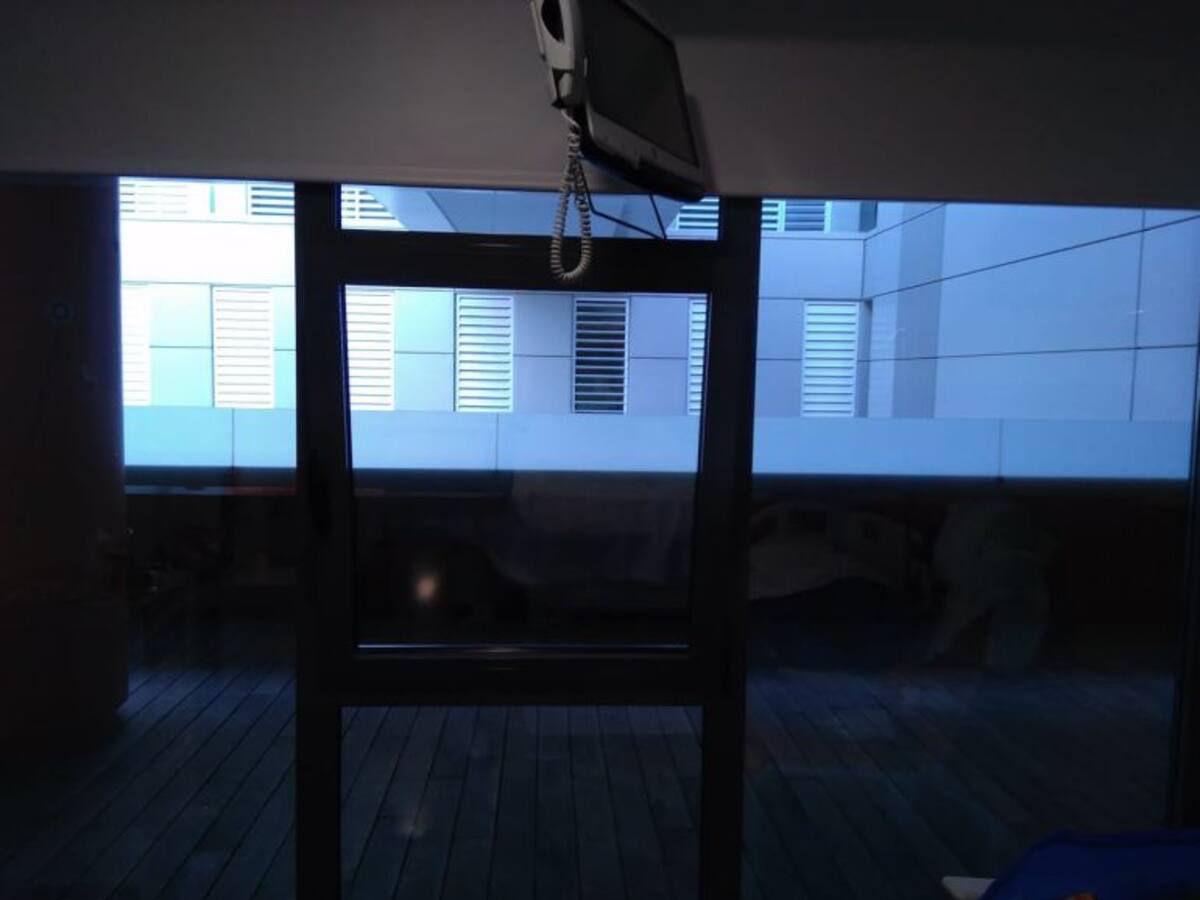 Los padres de niños ingresados en Oncología de Son Espases denuncian la falta de luz natural en la unidad