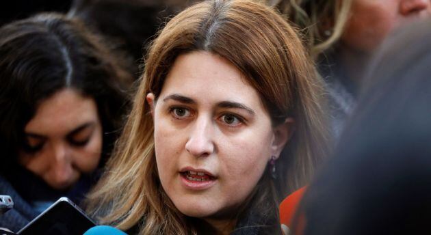 Marta Pascal, hace declaraciones en los alrededores del Tribunal Supremo