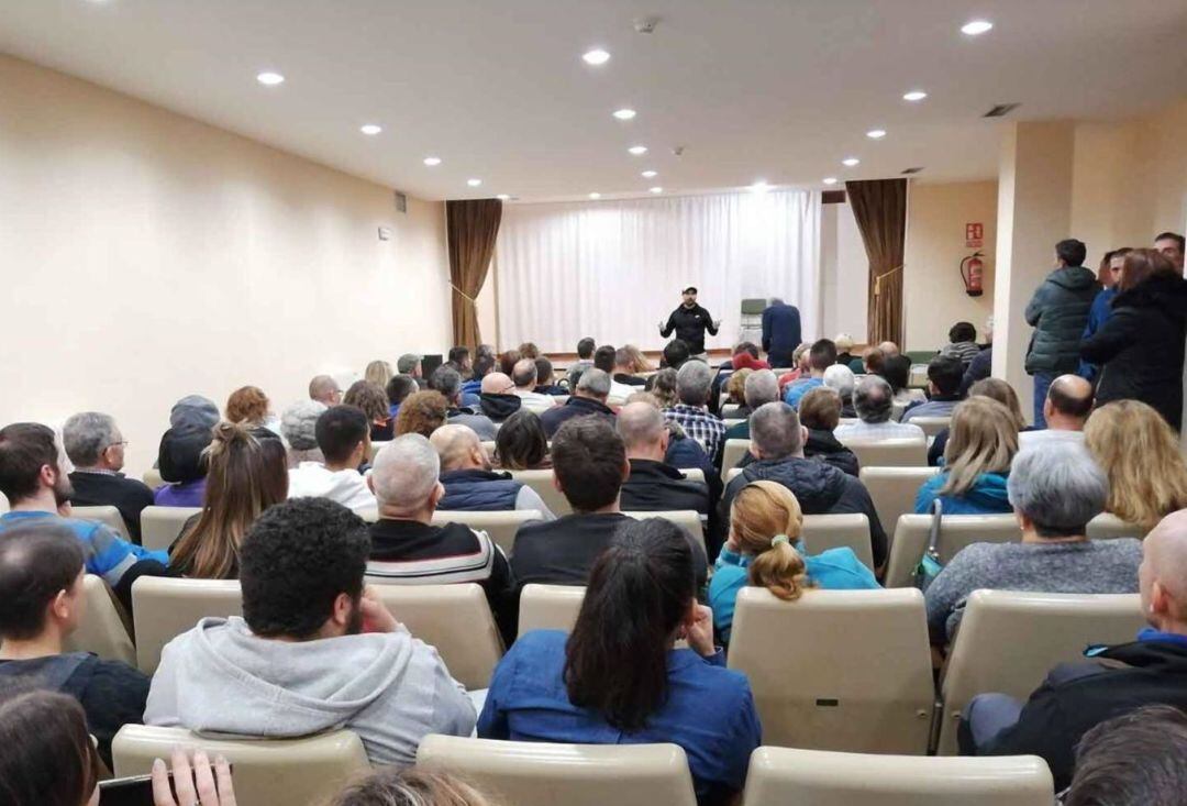 Asamblea en la Casa de la Cultura