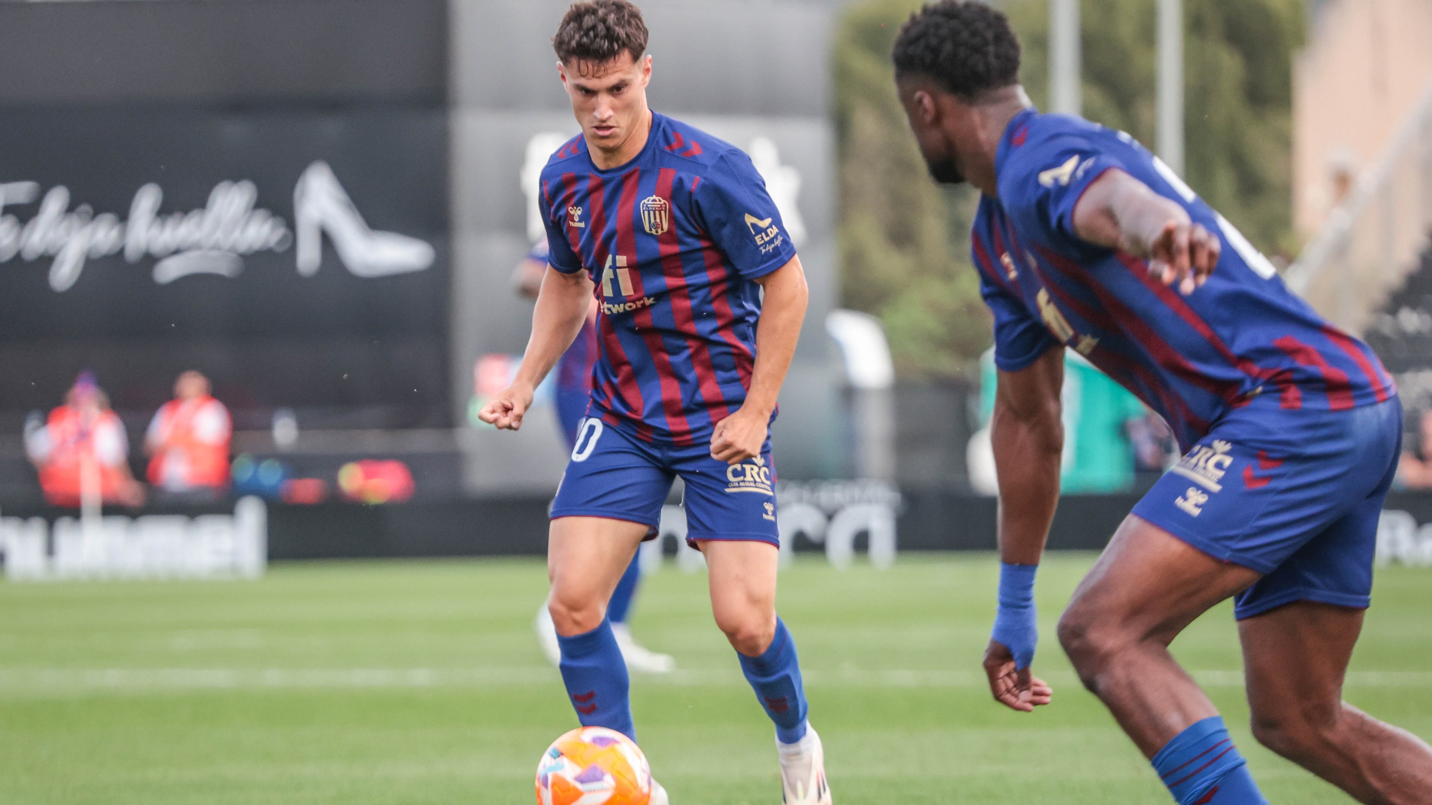 Javi Llabrés y Sekou Gassama serán las punta de lanza del Eldense en Castellón