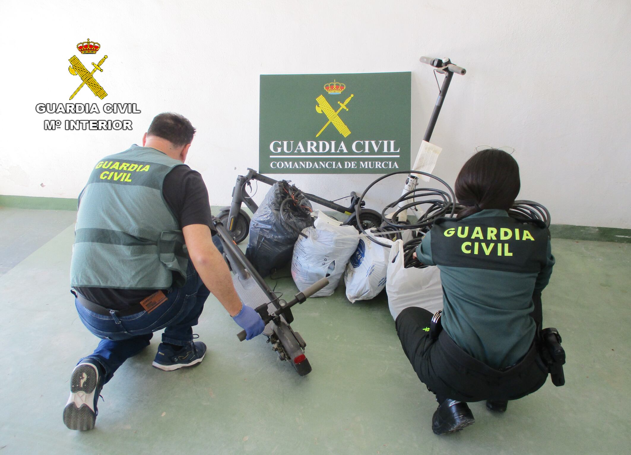La Guardia Civil desmantela un grupo criminal formado por 16 personas presuntamente relacionadas con 52 robos y hurtos cometidos en San Javier y Los Alcázares