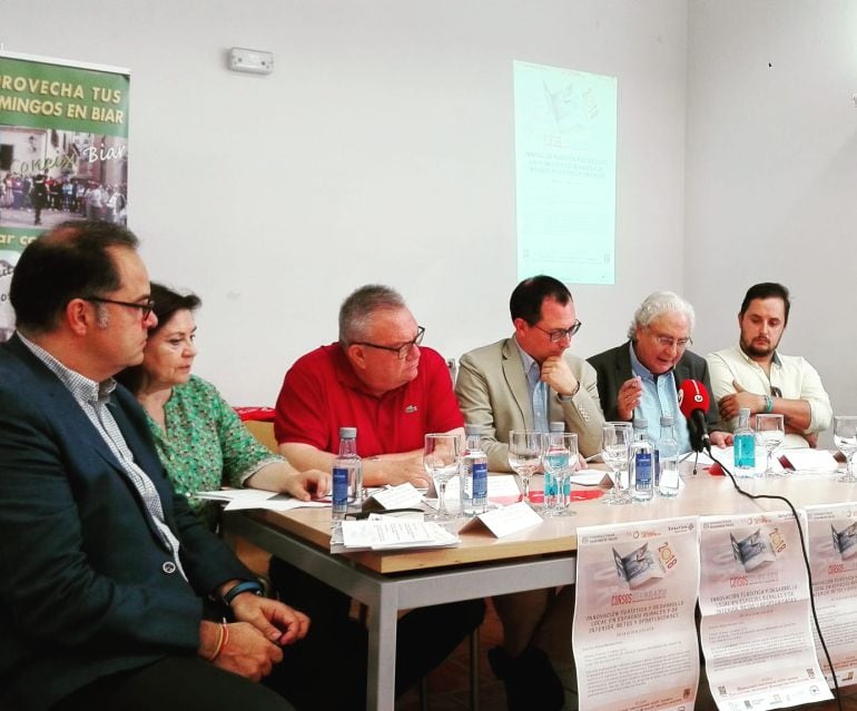 Una de las reuniones que se están celebrando en el Curso de Verano de la Universidad de Alicante