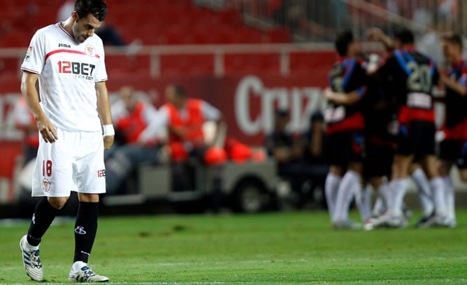 Negredo, durante un partido con el Sevilla