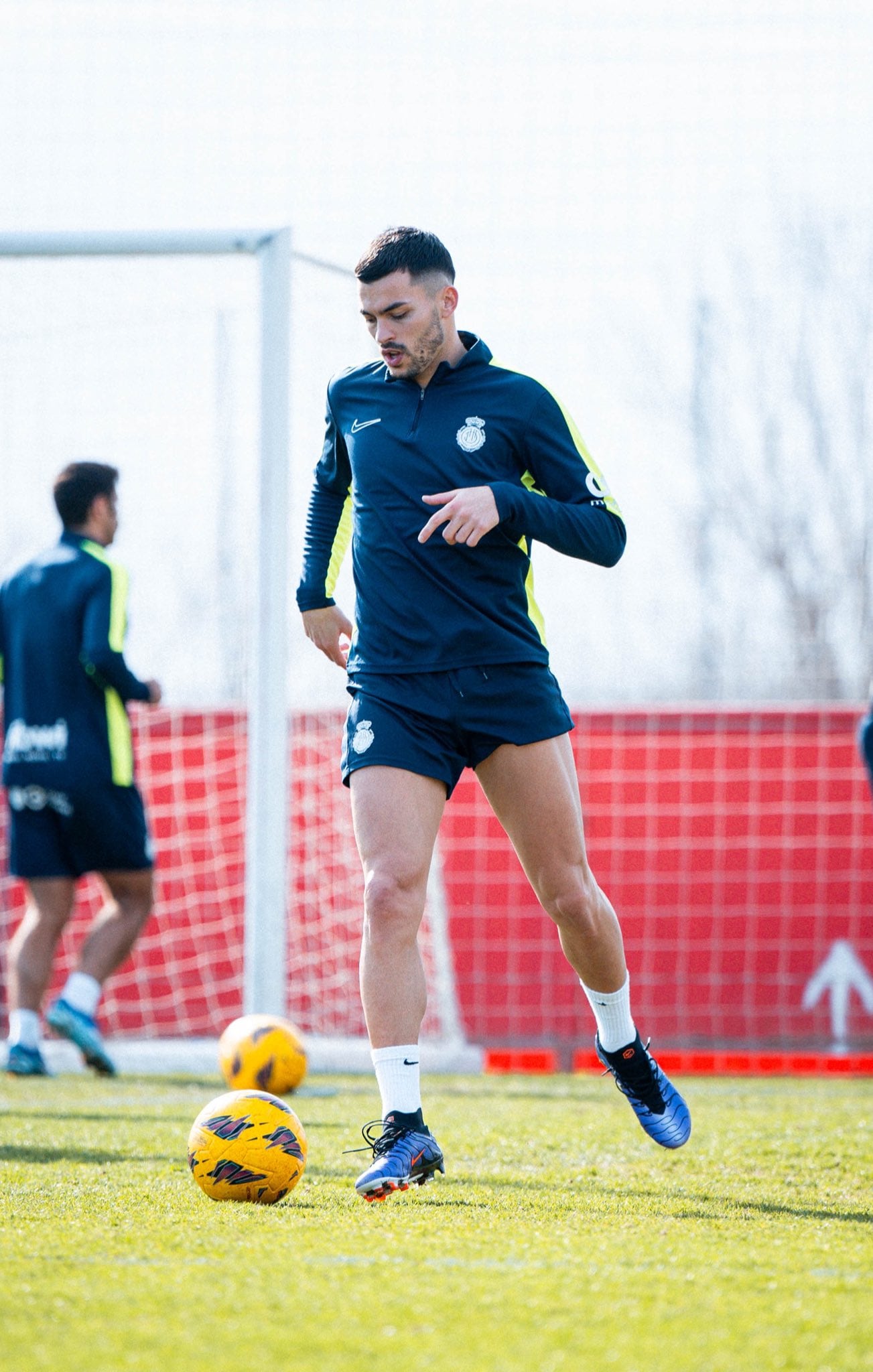 Primer entrenamiento de Nemanja Radonjic en el RCD Mallorca.