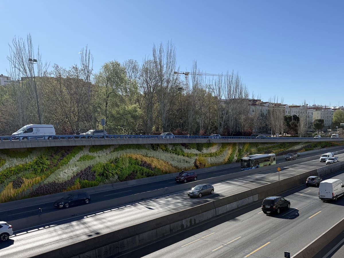 Nuevos jardines verticales en la M-30: 2.800 m² de superficie vegetal a la altura de Ventas, en el punto con más tráfico de Madrid