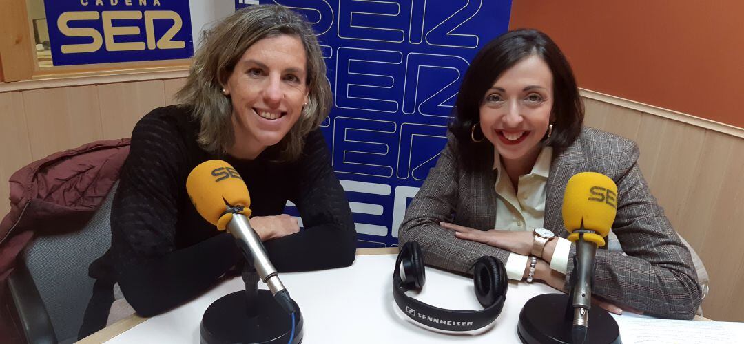 La directora de marketing y gerente de Sambil Outlet en los estudios de SER Madrid Sur