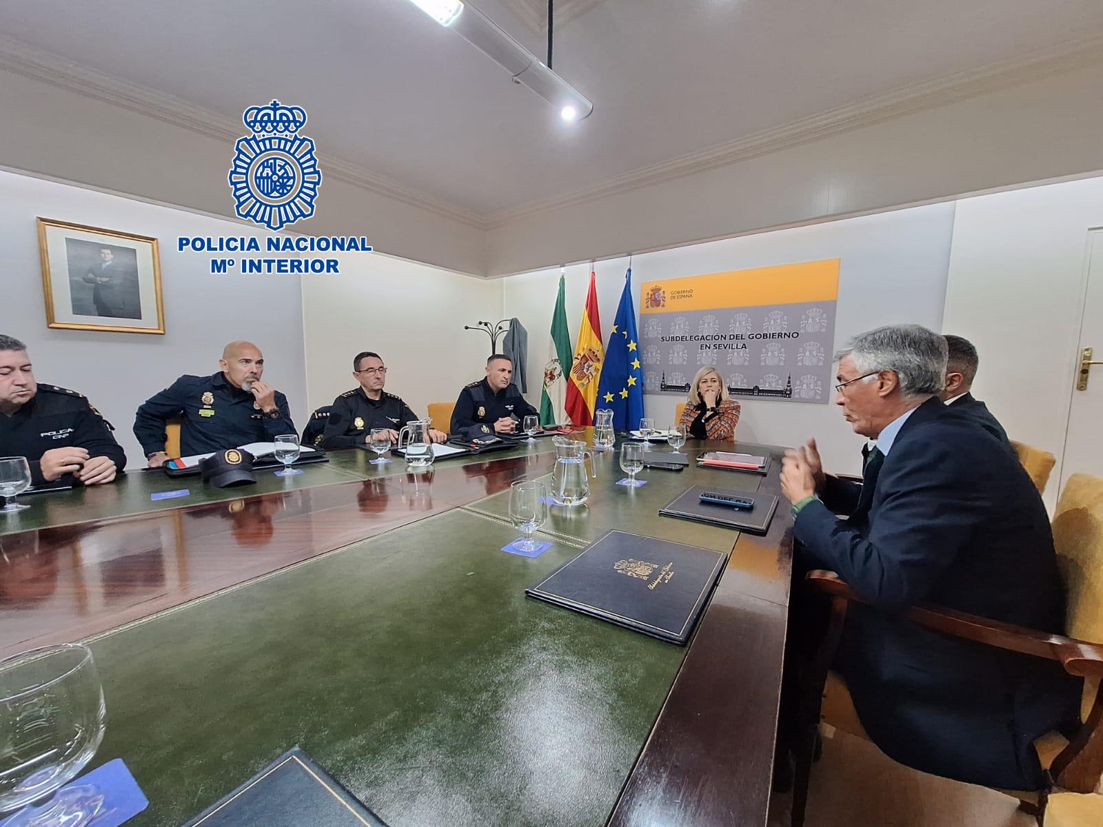 Reunión de la Policía en la Subdelegación del Gobierno de Sevilla.