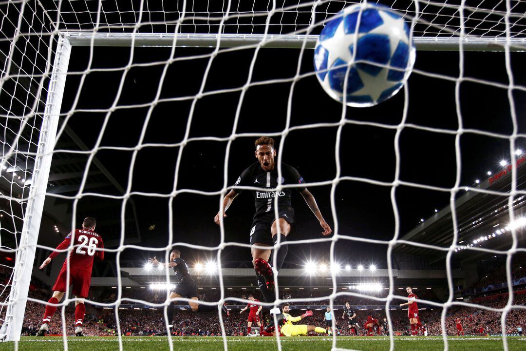 Neymar, durante el partido entre el Liverpool y el PSG que acabó con victoria del equipo inglés.