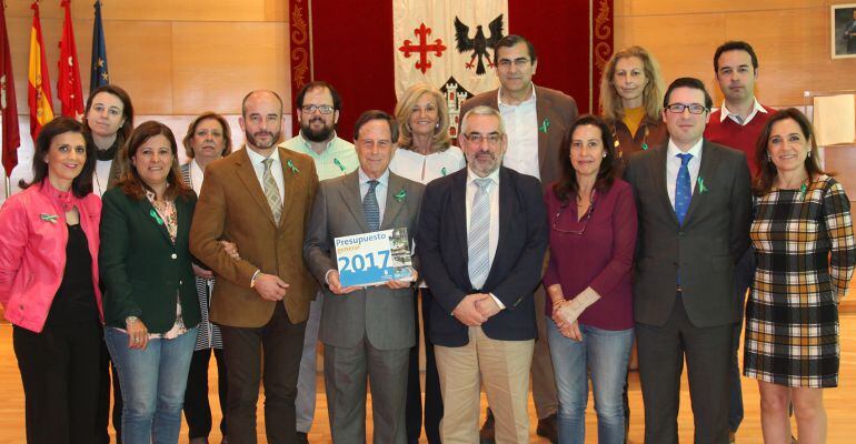 Los grupos municipales del PP y Cs tras la aprobación de los presupuestos de 2017