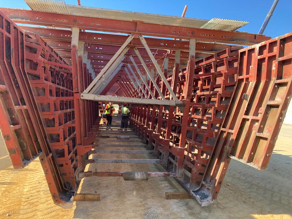 Construcción de una viga en el viaducto de Alhama de Murcia