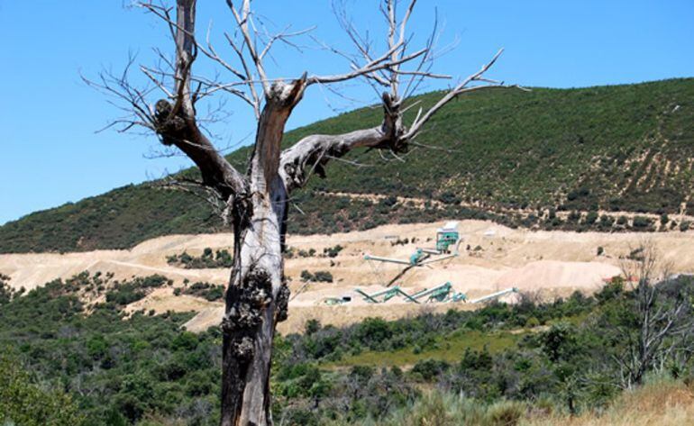 Cantera de Rozuelo en Folgoso de la Ribera