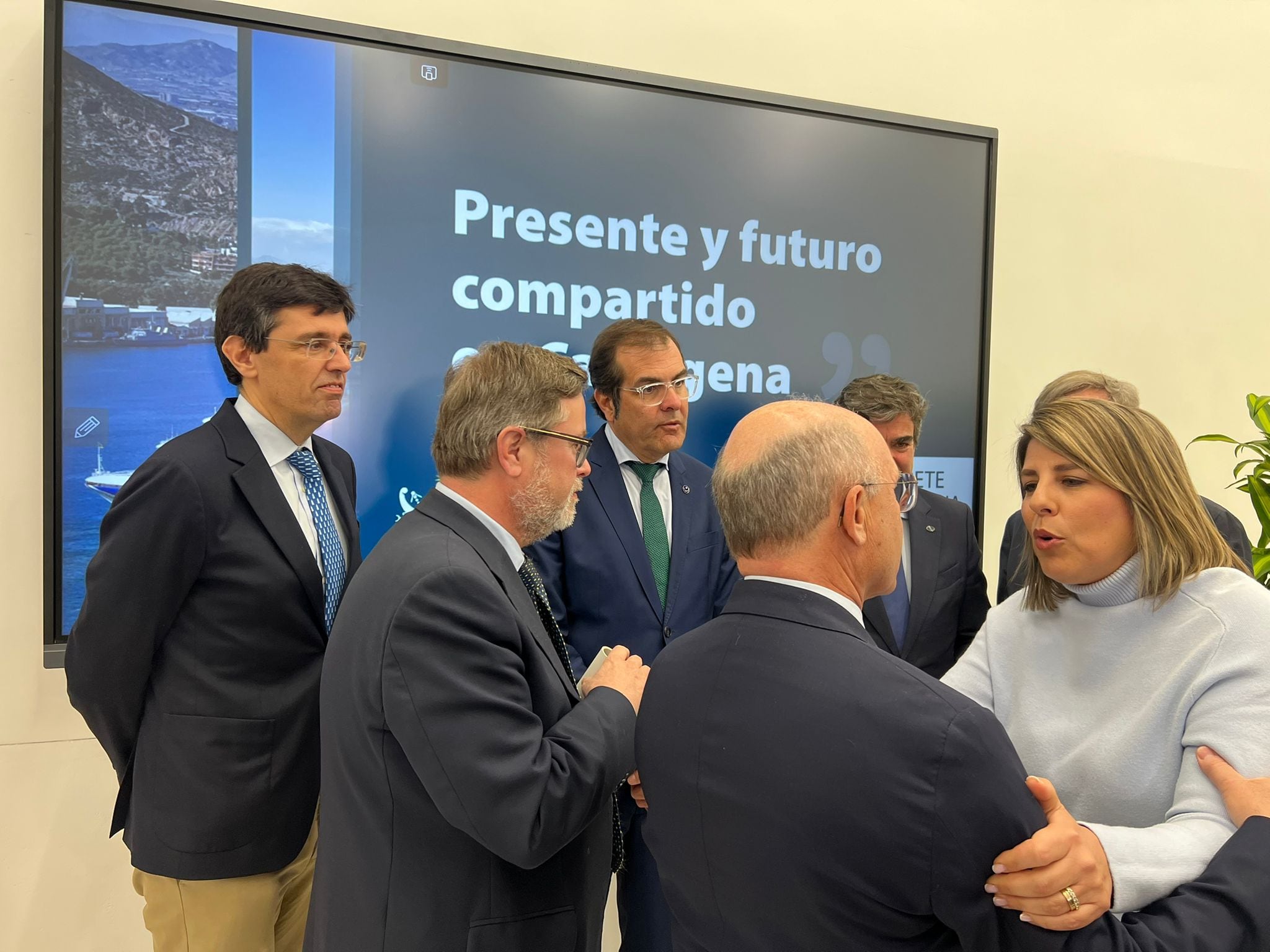 Teófila Martínez y Noelia Arroyo defienden en Cartagena la integración puerto-ciudad como un "proyecto de Estado" local