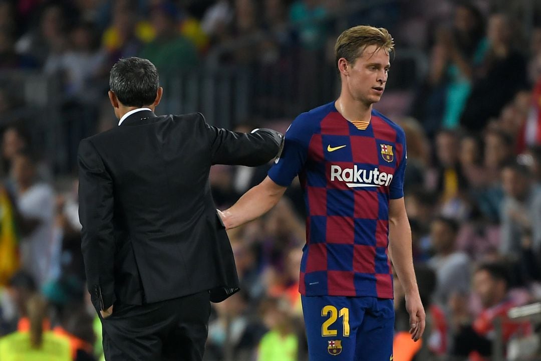 De Jong y Valverde se saludan, en una imagen de archivo