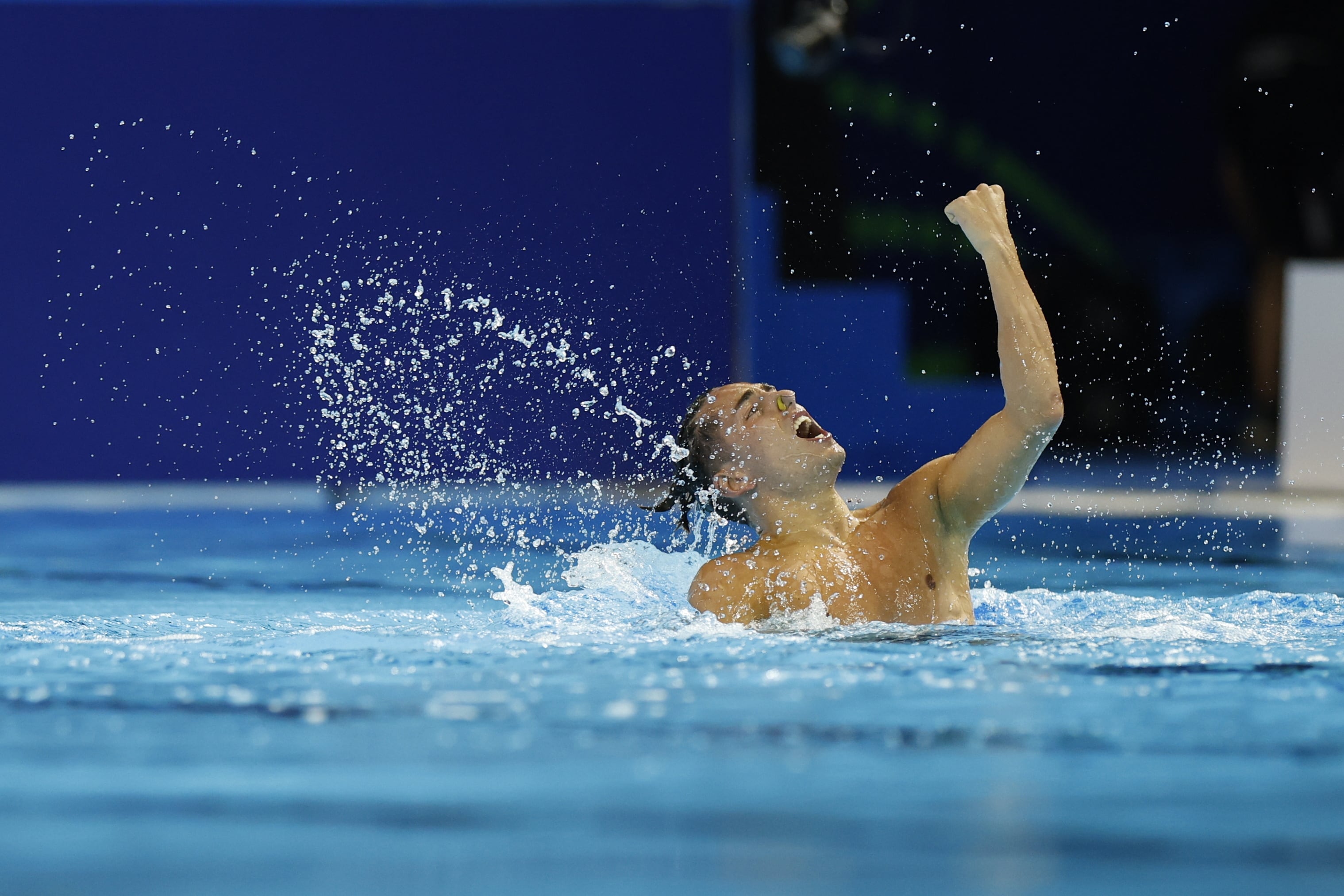 SINGAPORE (Singapore), 19/07/2025.- Dennis Gonzalez Boneu of Spain competes in the Men&#039;s Solo Technical Finals of artistic swimming at the World Aquatics Championships Singapore 2025 in Singapore, 19 July 2025. (España, Singapur) EFE/EPA/RUNGROJ YONGRIT
