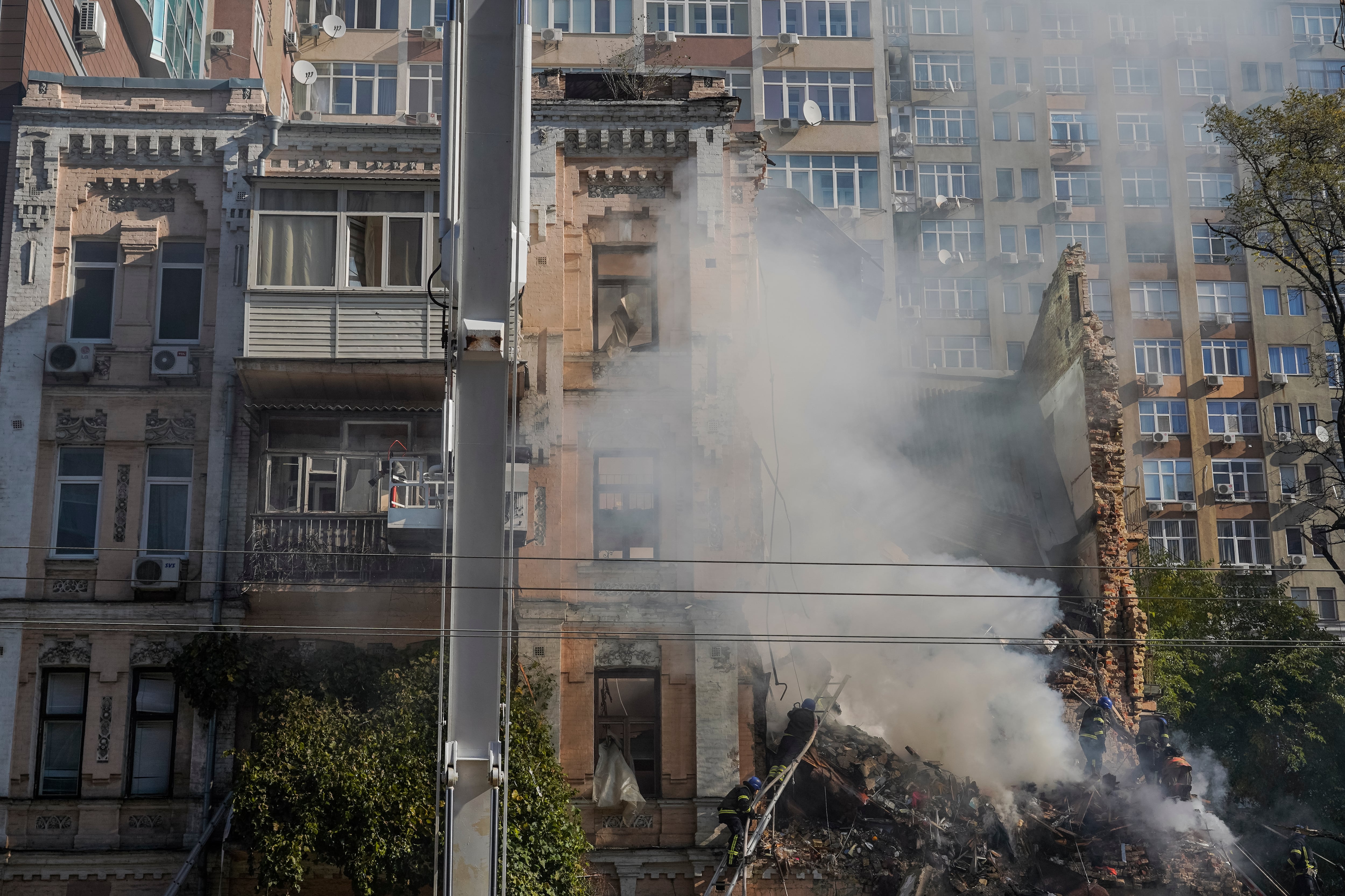 Edificio atacado en Kiev.