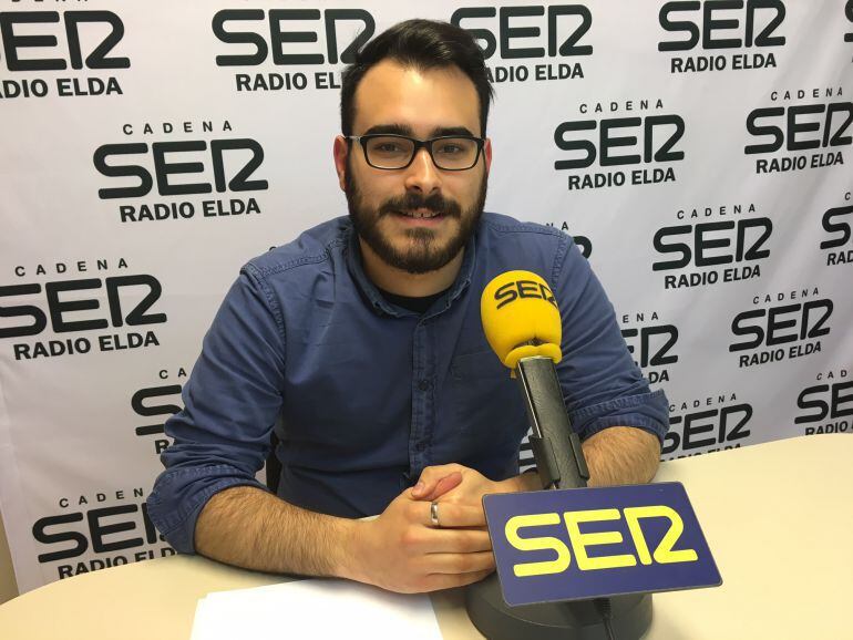 Víctor Alarcón presenta moción a pleno