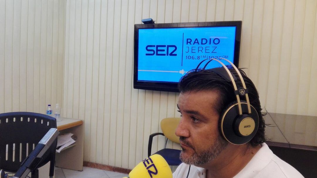 El cantar, Juan Lara, en nuestros estudios de Radio Jerez