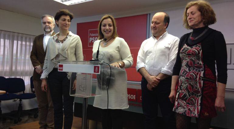 Integrantes del Grupo Socialista en el Ayuntamiento de Palencia en una comparecencia ante los medios