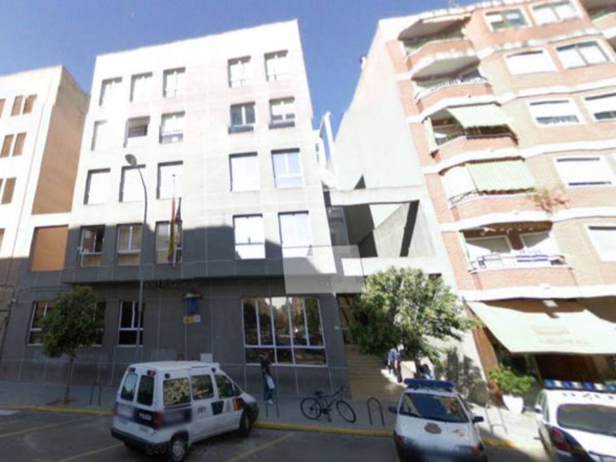 Una menor es agredida brutalmente en Gandia mientras otro lo graba en el móvil