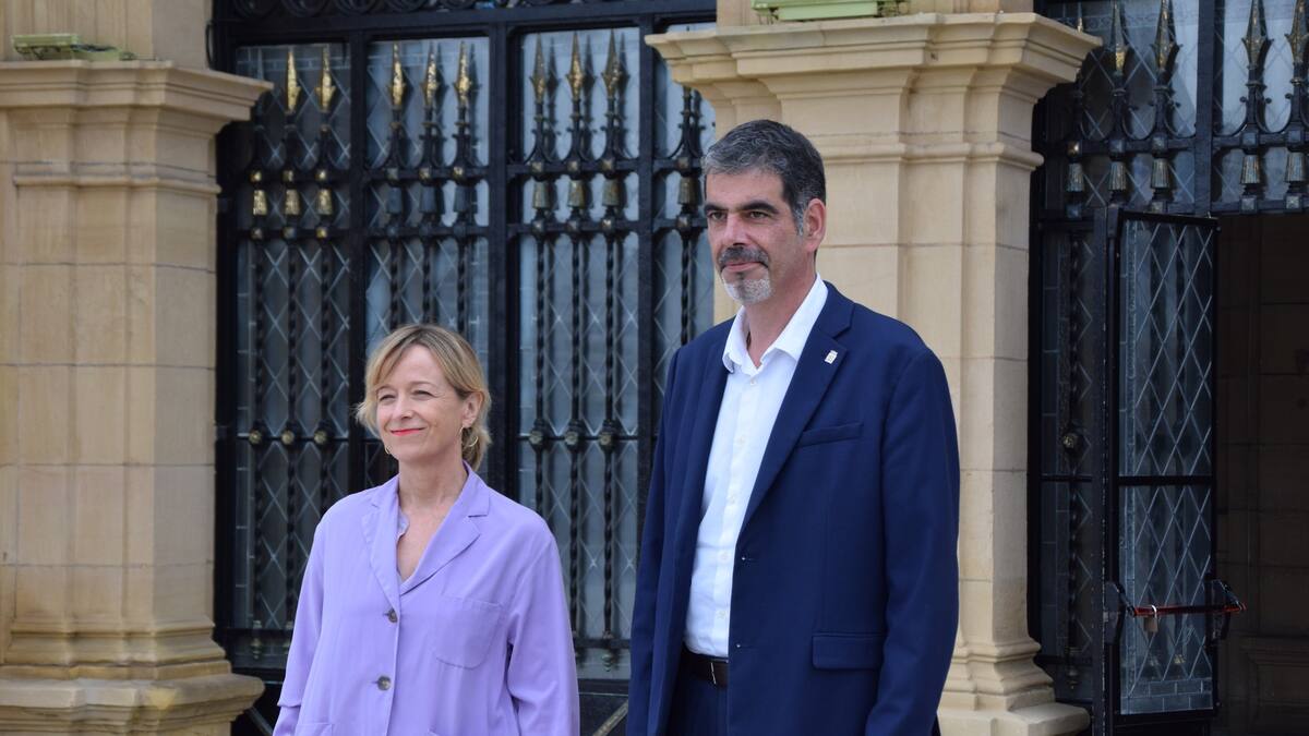 Eider Mendoza y Eneko Goia explican los compromisos adoptados por ambas instituciones