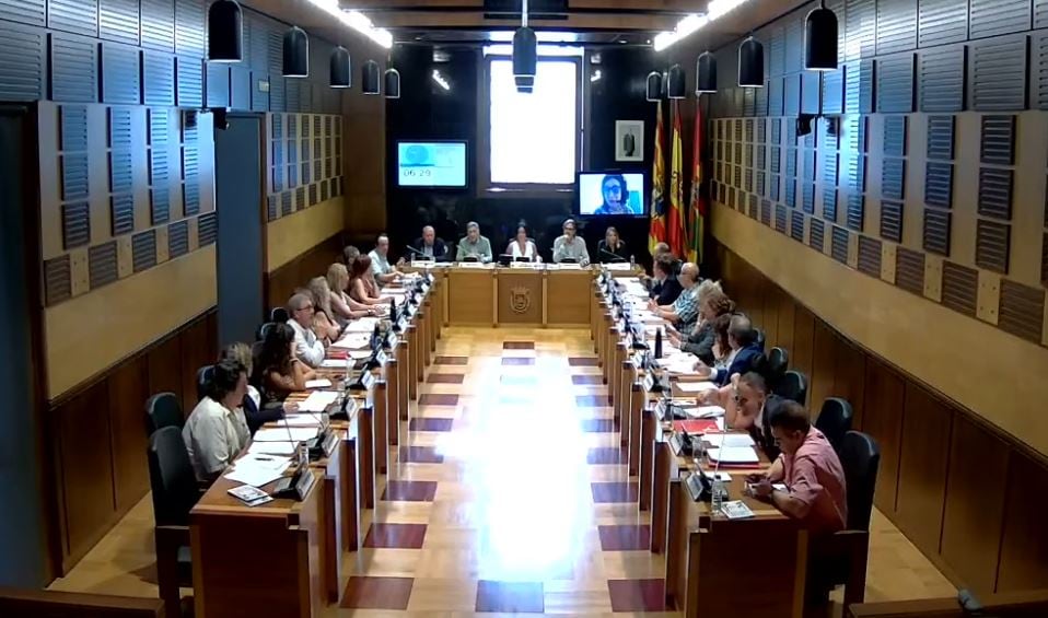 Salón de plenos del Ayuntamiento de Huesca este 1 de agosto