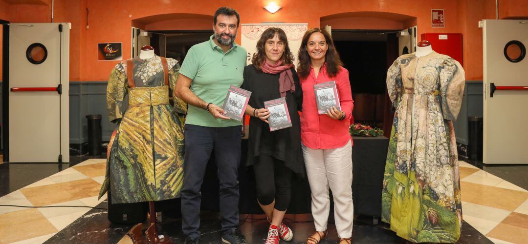 Parte del vestuario premiado de 'Comedia Aquilana'