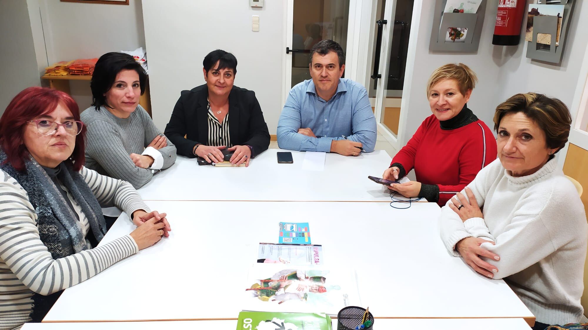 Sonia Alastruey y Joaquín Palacín con representantes de CCOO y UGT