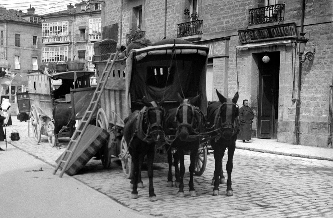 A la derecha, la entrada a Casa de Quico en 1914 