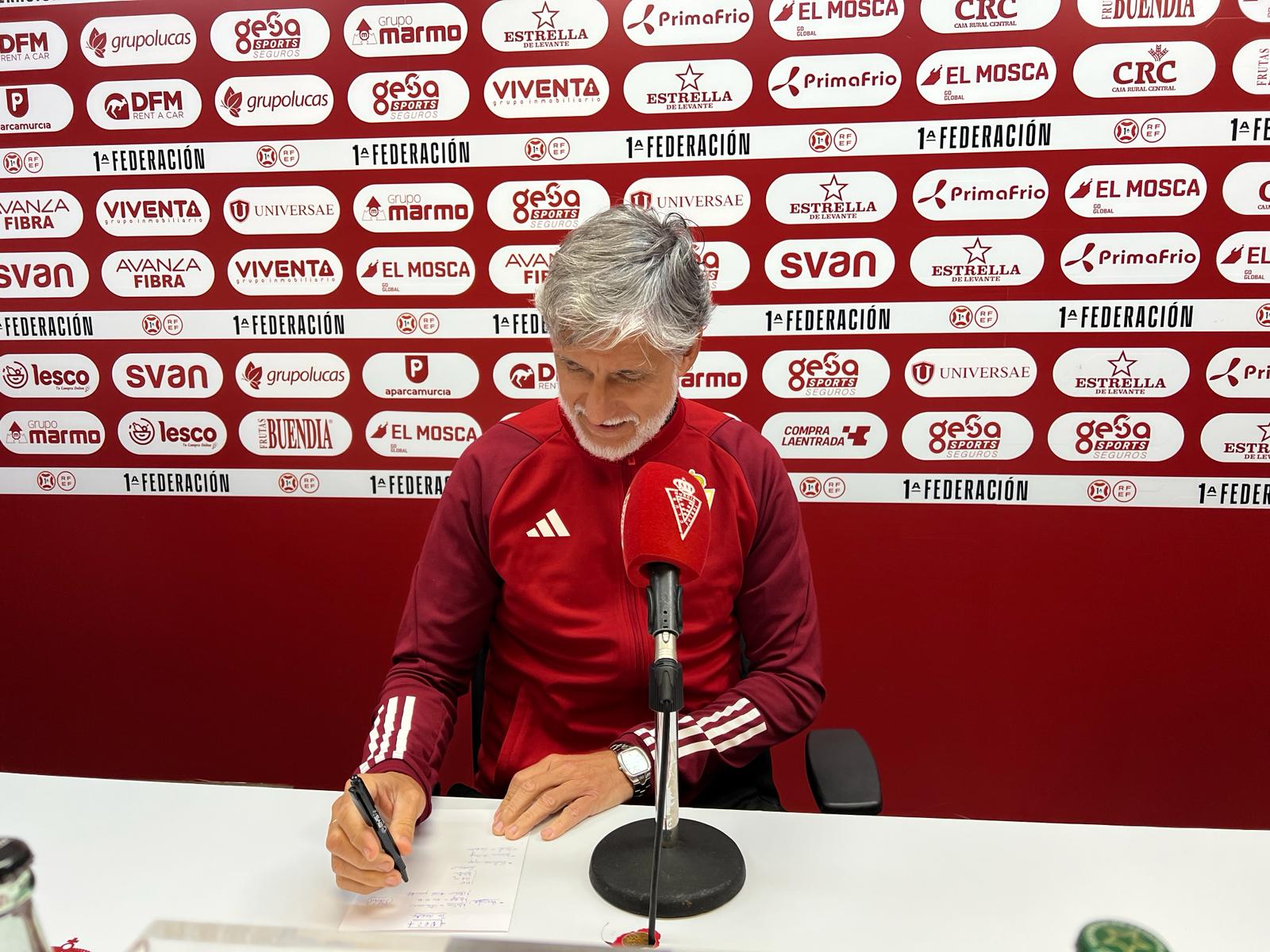 Pablo Alfaro en la rueda de prensa previa al Córdoba-Real Murcia